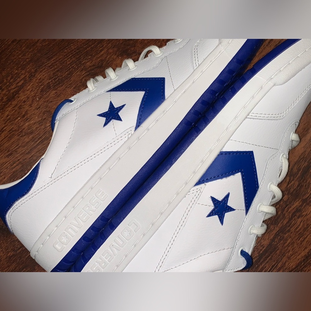 Converse White and Blue Low-Top Sneakers - Picture 15 of 16
